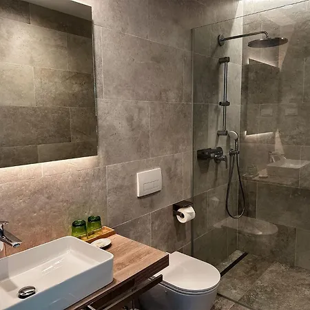 Pure Eidos, Luxury Brtonigla